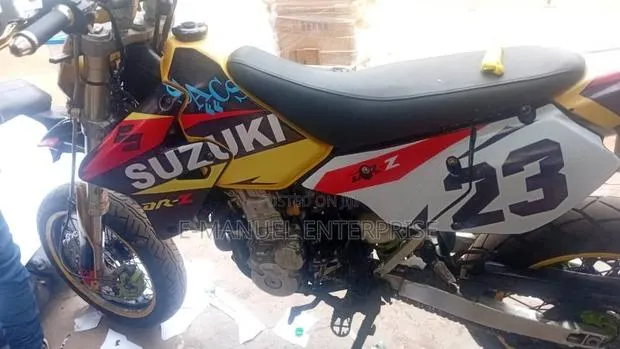 Suzuki DR-Z 2019 Yellow · Photo 1