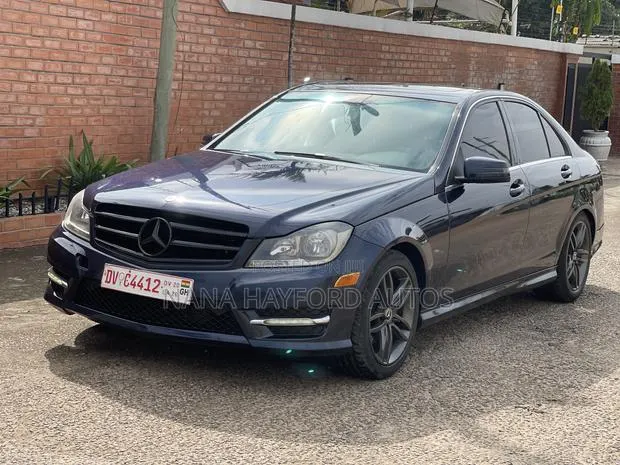 Mercedes-Benz C250 2014 Blue · Photo 1