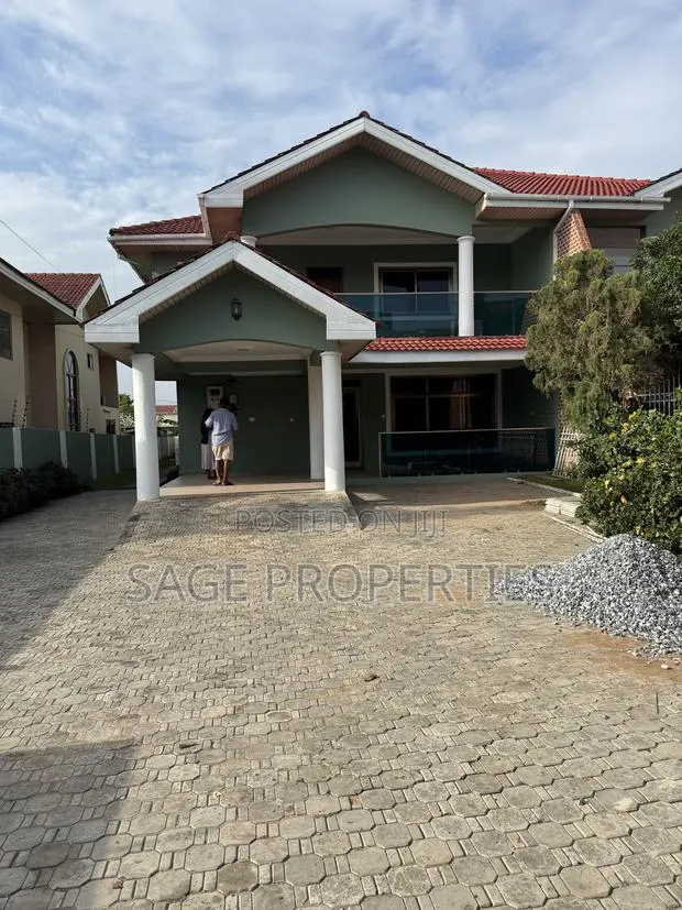 5bdrm Duplex in Boundary Road Area for rent · Photo 1