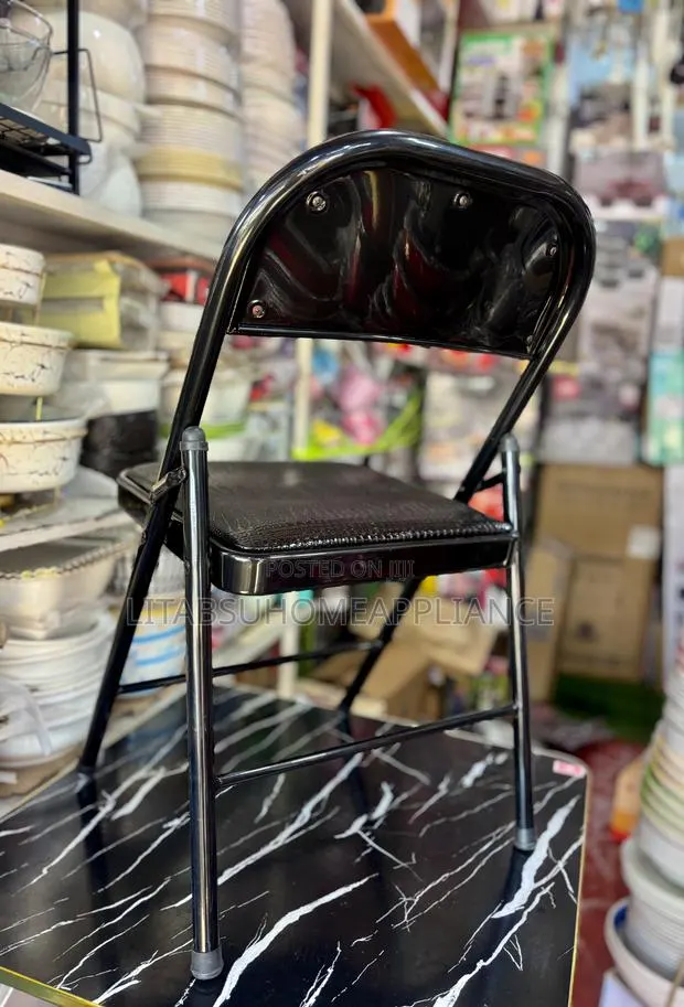 Foldable Chair · Photo 1