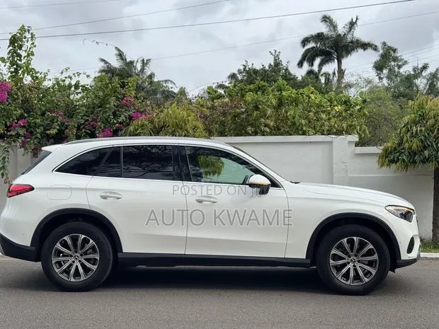 Mercedes-Benz GLC-Class GLC 300 4MATIC AWD 2025 White · Photo 1