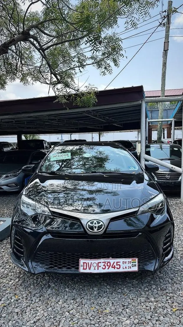 Toyota Corolla 2018 Black · Photo 1