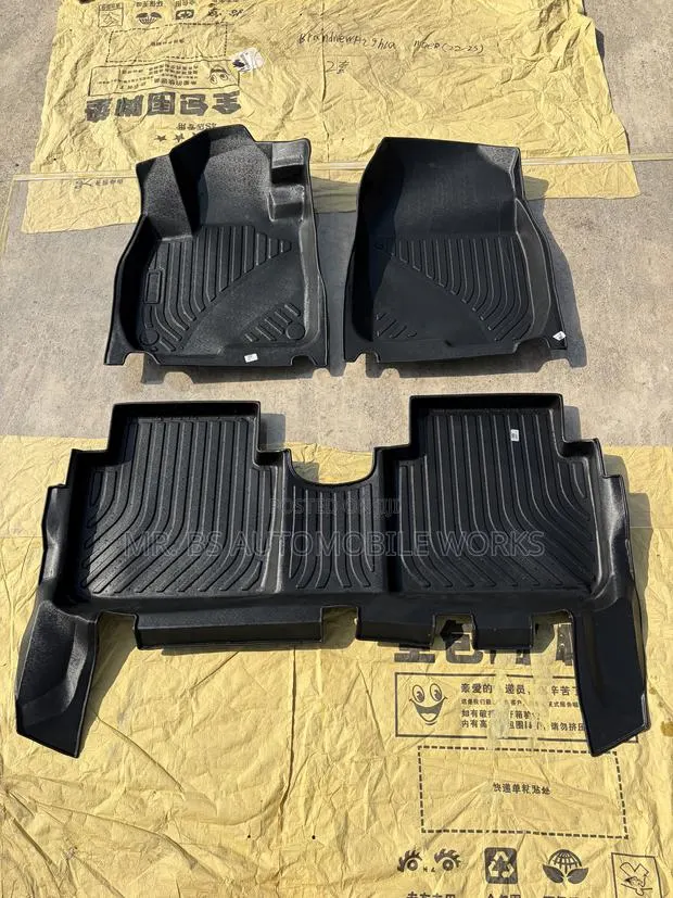 Honda CRV 3D Floor Mat 2017-2022 · Photo 1