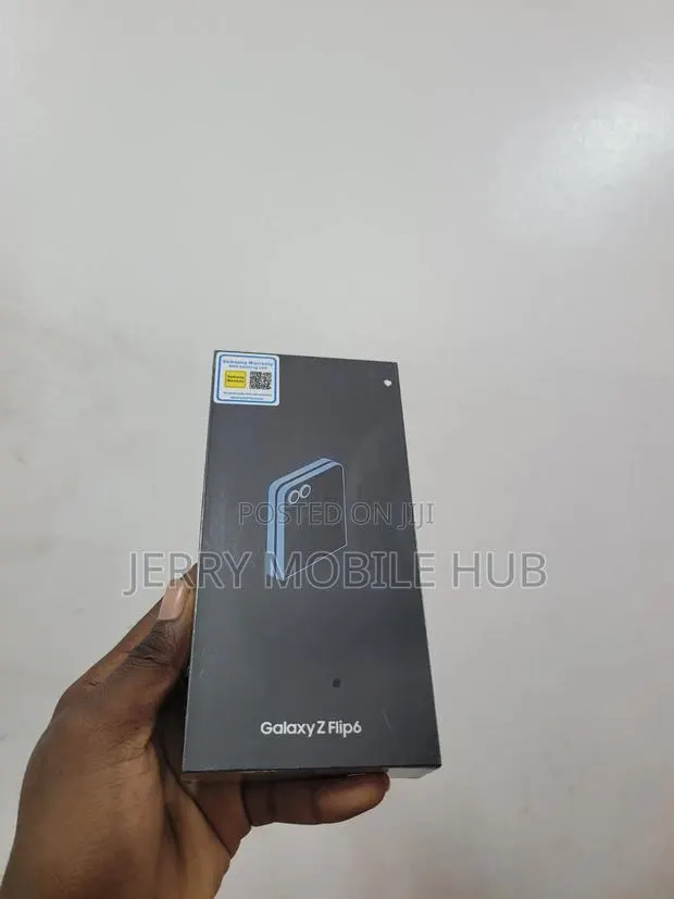 New Samsung Galaxy Z Flip6 256 GB Blue · Photo 1