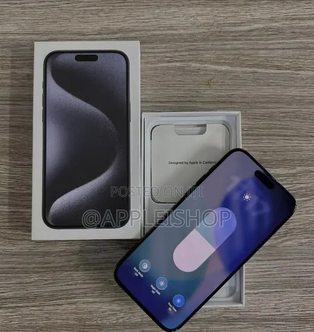 Apple iPhone 15 Pro Max 256 GB Blue · Photo 3