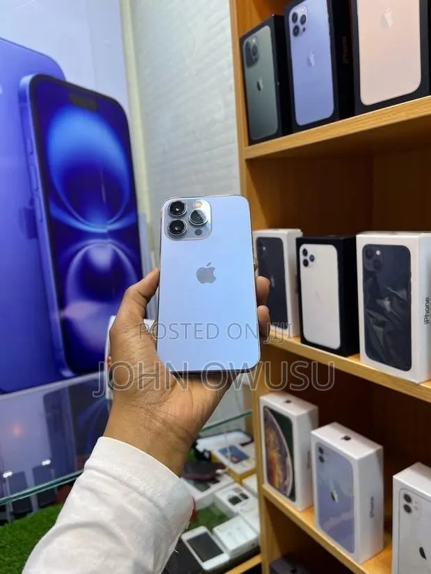 Apple iPhone 13 Pro 128 GB Gray · Photo 1