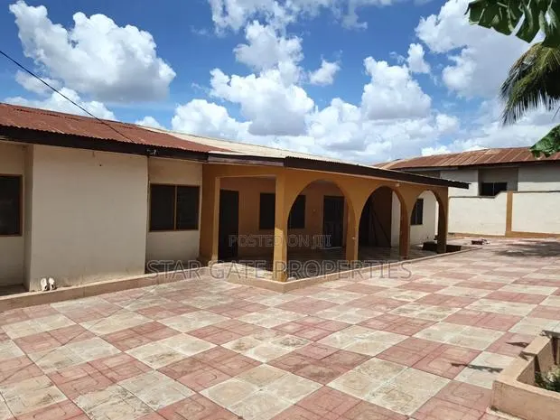 4bdrm House in Asuofia Kokoben, Kumasi Metropolitan for sale · Photo 1