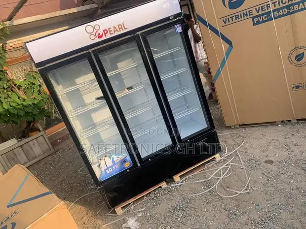 Get Lockable Pearl Display PVC-150 3 Doors Fridge · Photo 1
