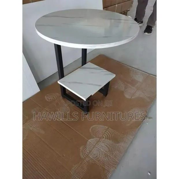 Side Rounded Table · Photo 1