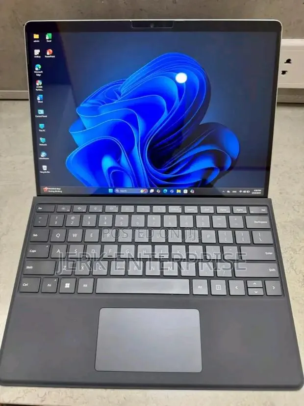New Microsoft Surface Pro 512 GB Gray · Photo 1