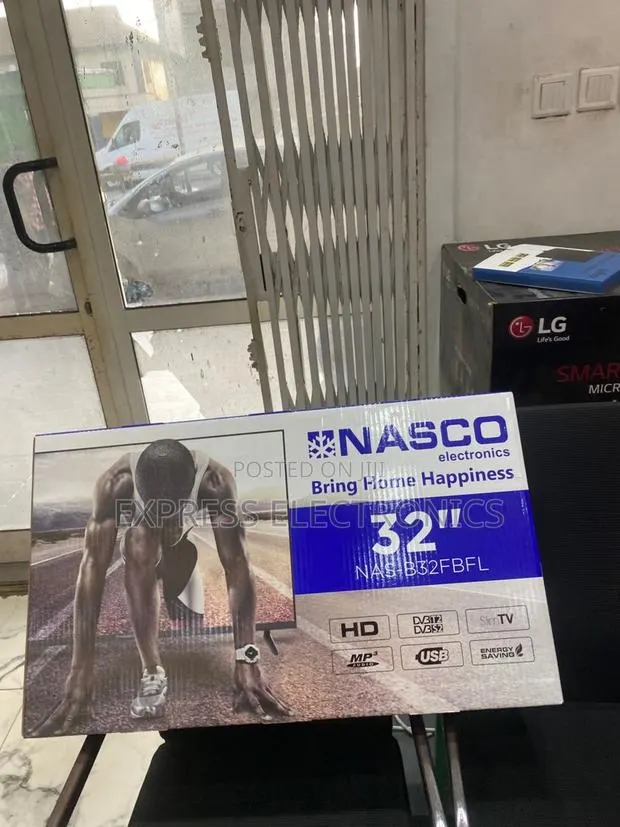 Shop From the New Satellite Digital Tv 32” · Photo 1