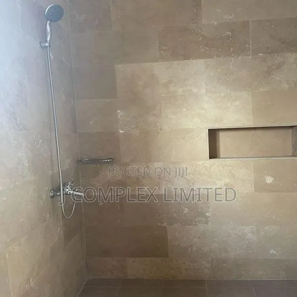 4bdrm House in Coffee Shop Area for rent · Photo 1