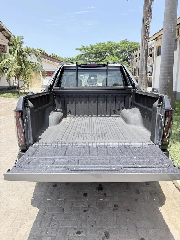 New Nissan Z9 2.3T Diesel 4WD 2025 Gray · Photo 1
