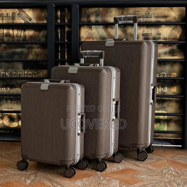 Hardshell Luggage Set in Various Colors · Photo 1