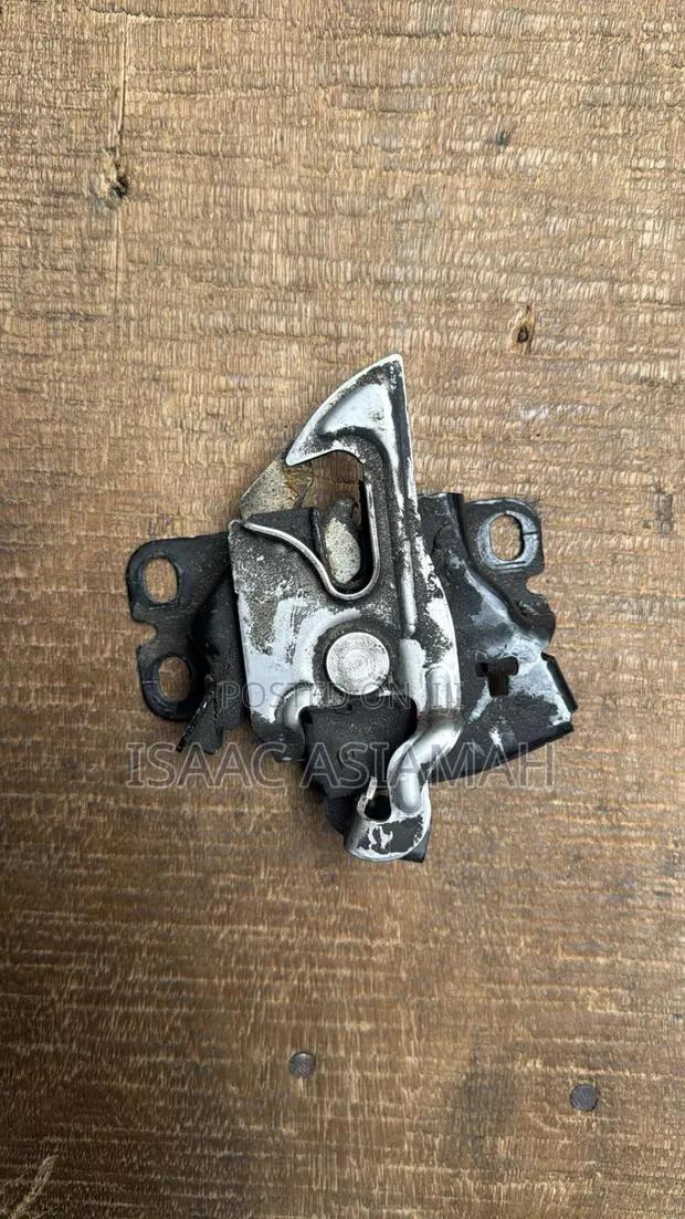 Honda CRV 2022,2023,2024,2025 Bonnet Lock · Photo 1