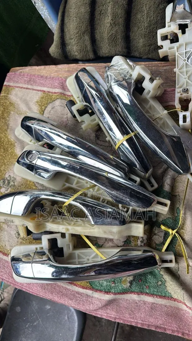 Hyundai Santafe 2013,2014,2015,2016,2017,2018,2018 Door Handle · Photo 1