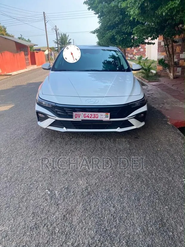 Hyundai Elantra SEL 2024 White · Photo 1