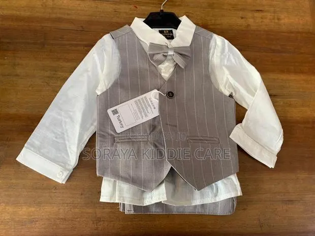 Erbey 3 Piece Suit · Photo 1
