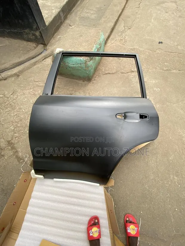 Lexus LX 570 2016-2018-2018-2019-2020 Front and Back/Rear Empty Doors · Photo 1