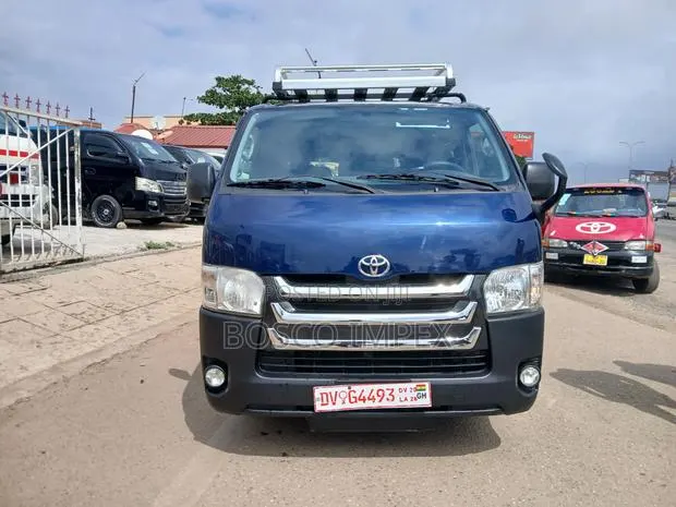 Toyota HiAce 2015 Blue · Photo 1