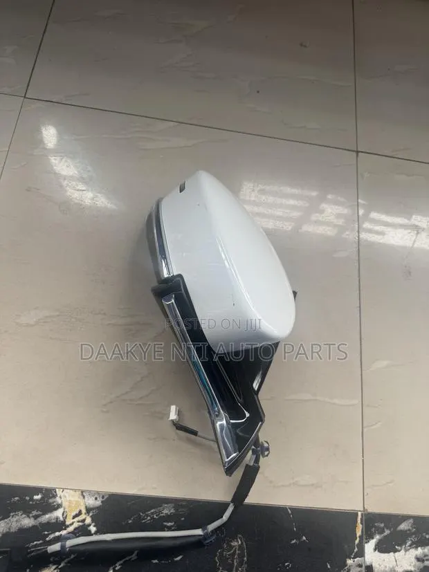 Acura MDX 2025-2026 Side Mirror With Camera ( Right Side ) · Photo 1