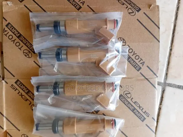 Toyota Corolla 2013-18 Fuel Injectors 4Set. Original · Photo 1