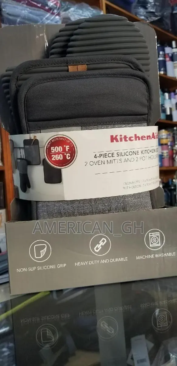 Kitchenaid Chambray 4-Piece Mitt Set · Photo 1