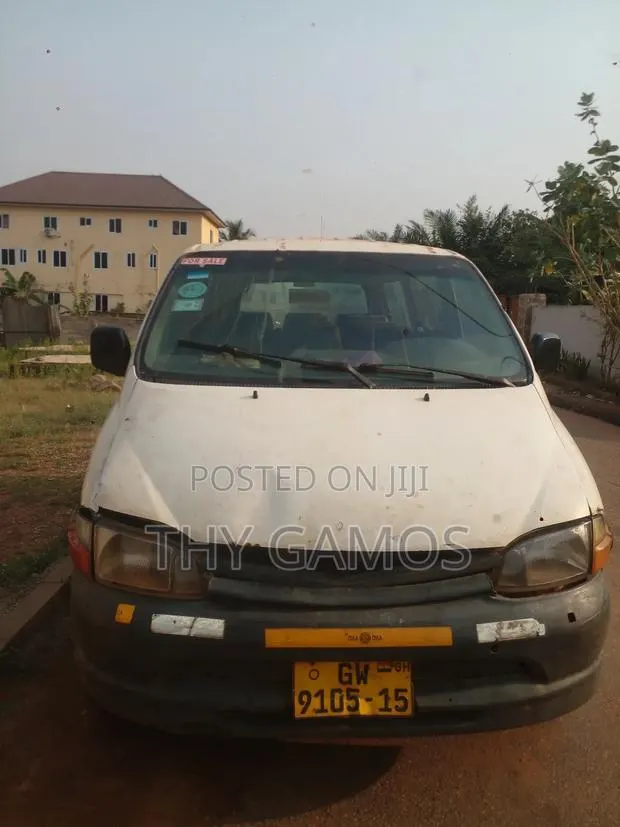 Toyota HiAce 1998 White · Photo 7