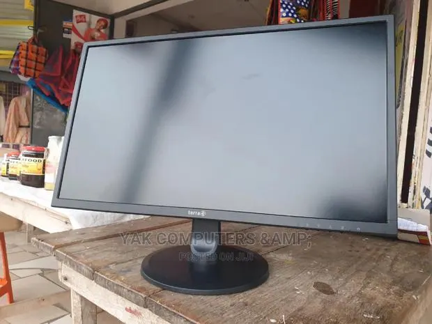 24 Inch Full HD Monitor With HDMI and Dvi Terra = 750 Cedis · Photo 1