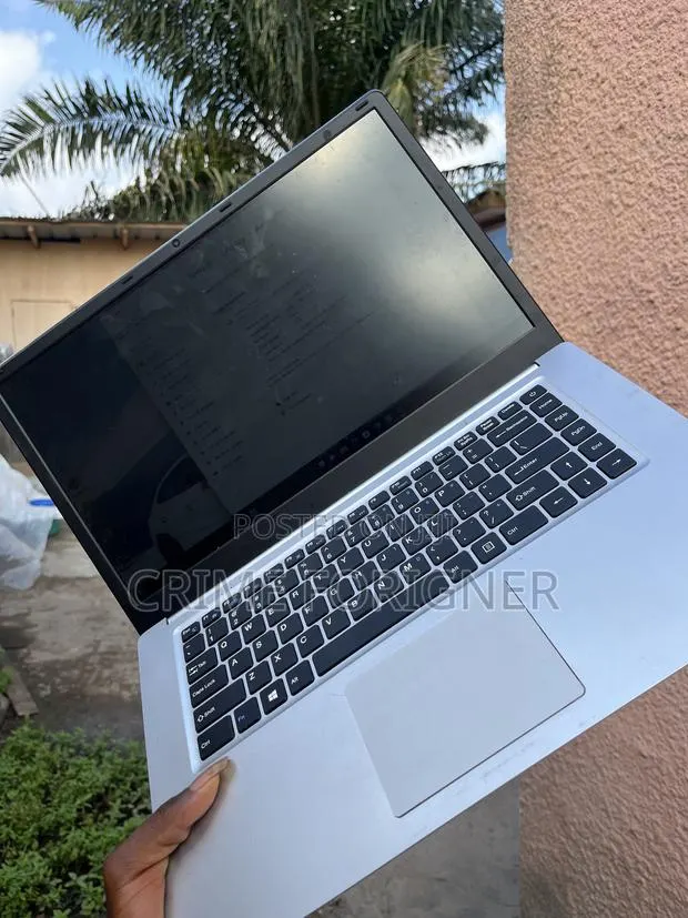 Laptop 4GB Intel SSD 256GB · Photo 1