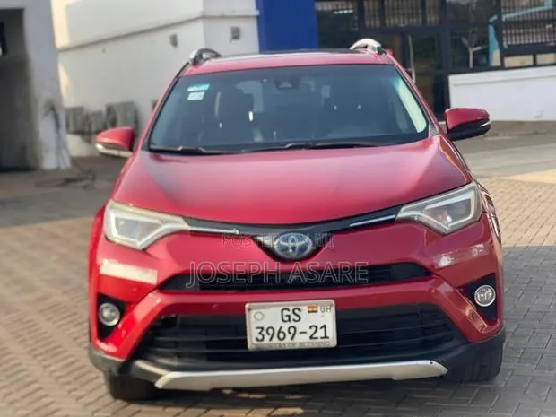 Toyota RAV4 2017 Red · Photo 1