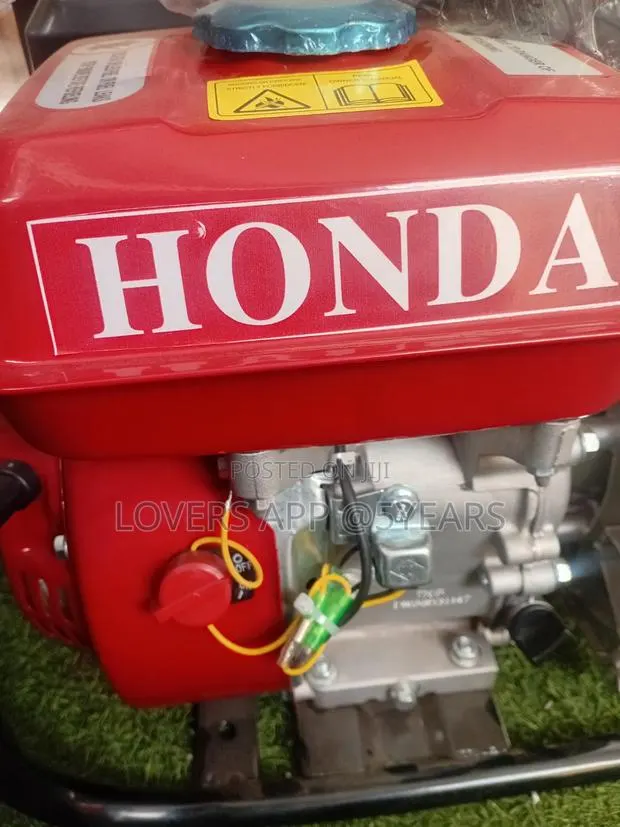 Portable Water Pump for Convenient Water Transfer · Photo 1