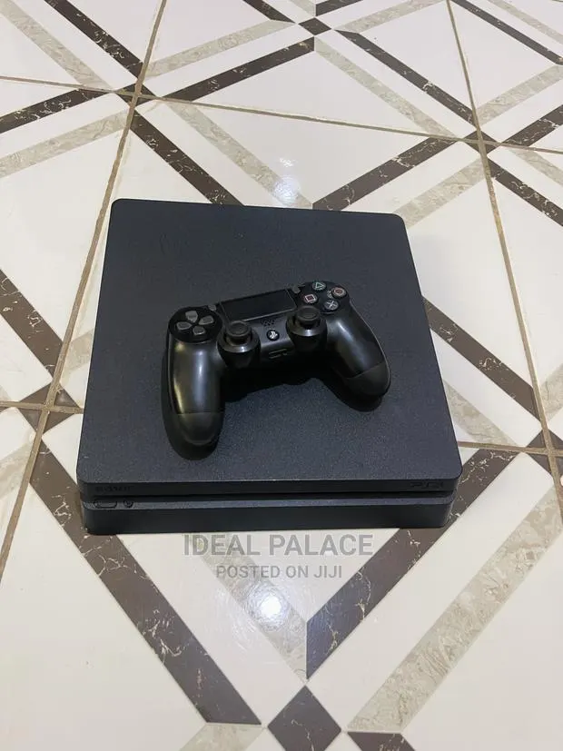 Ps4 Slim 500gb With 8 Free Games · Photo 1