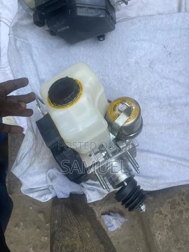 Toyota Land Cruiser ABS Motor · Photo 1