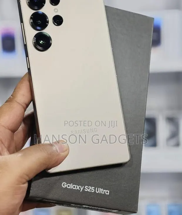 New Samsung Galaxy S25 Ultra 512 GB Gold · Photo 1