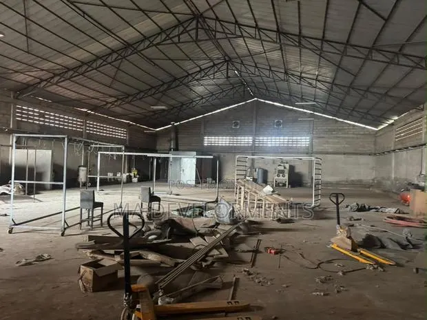 1,000 Square Meter Warehouse for Rent at Weija · Photo 5