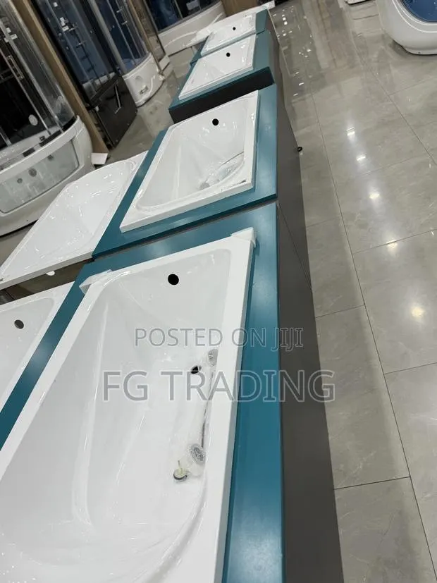 Bathroom Bathtubs - Shower Bathtub · Photo 1