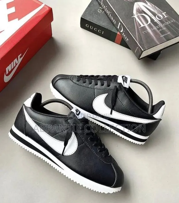 Nike Leather Cortez Black/White · Photo 1