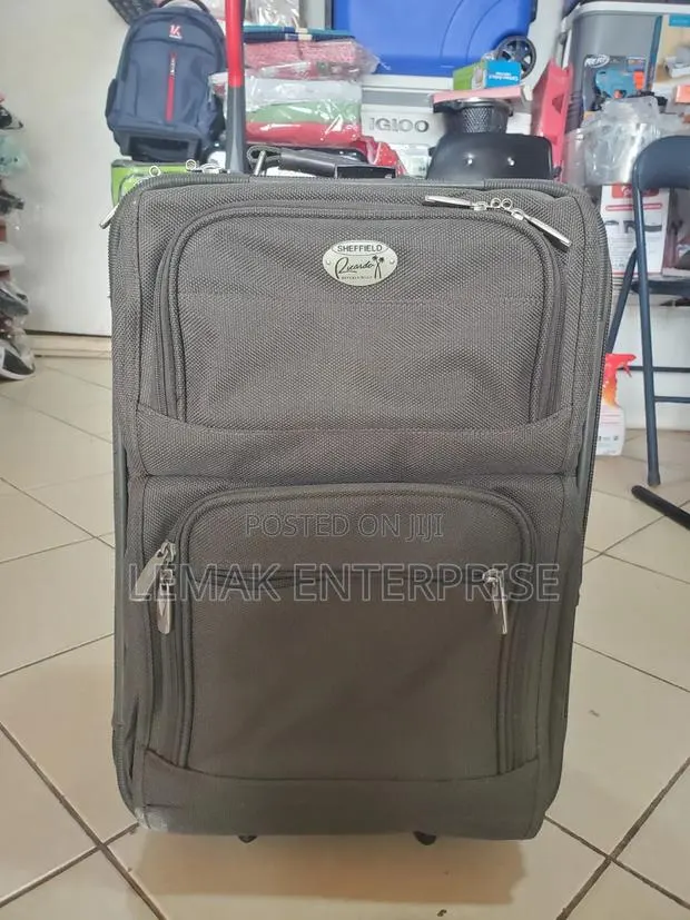 Traveling Bag / Suitcase Sheffield Beverly Hills · Photo 1