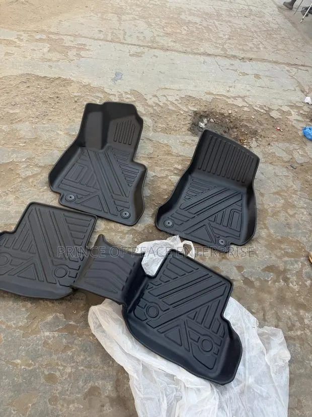 Mercedes Benz C-Class 5D Original Floor Mat or Floor Carpet · Photo 1