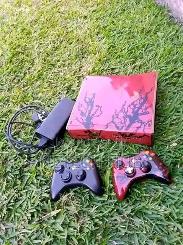 Xbox 360 Slim · Photo 1