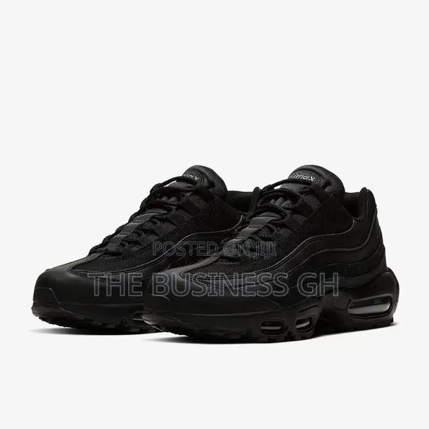 Nike Airmax 95 All Black Sneakers · Photo 1