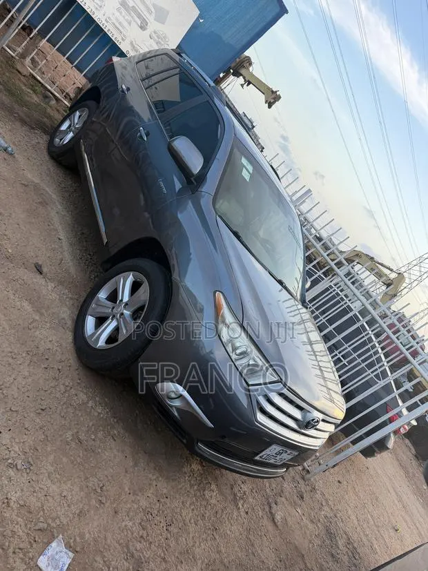 Toyota Highlander Limited 3.5l 4WD 2013 Gray · Photo 1