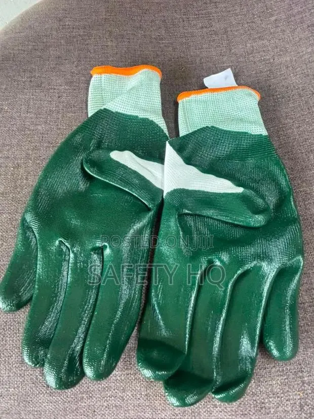Nitrile Coated Safety Glove · Photo 1