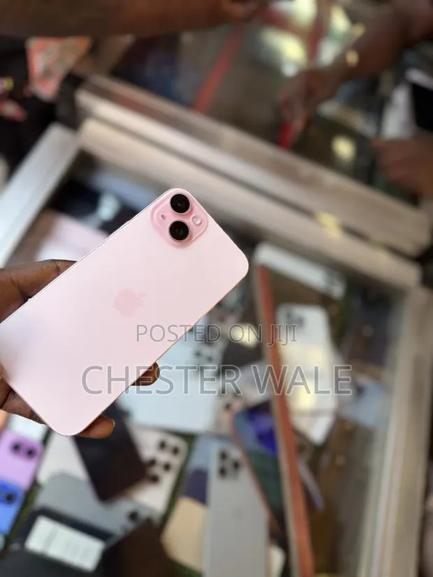 Apple iPhone 15 Plus 128 GB Pink · Photo 1