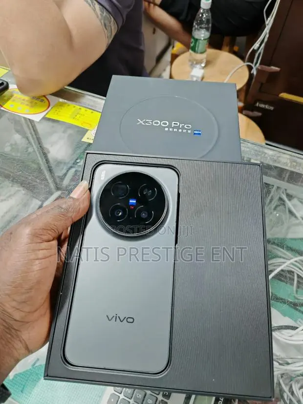 New Vivo X300 Pro 512 GB Gray · Photo 1