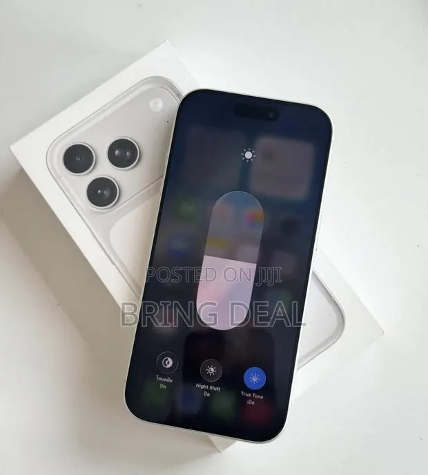 Apple iPhone 17 Pro Max 512 GB White · Photo 1
