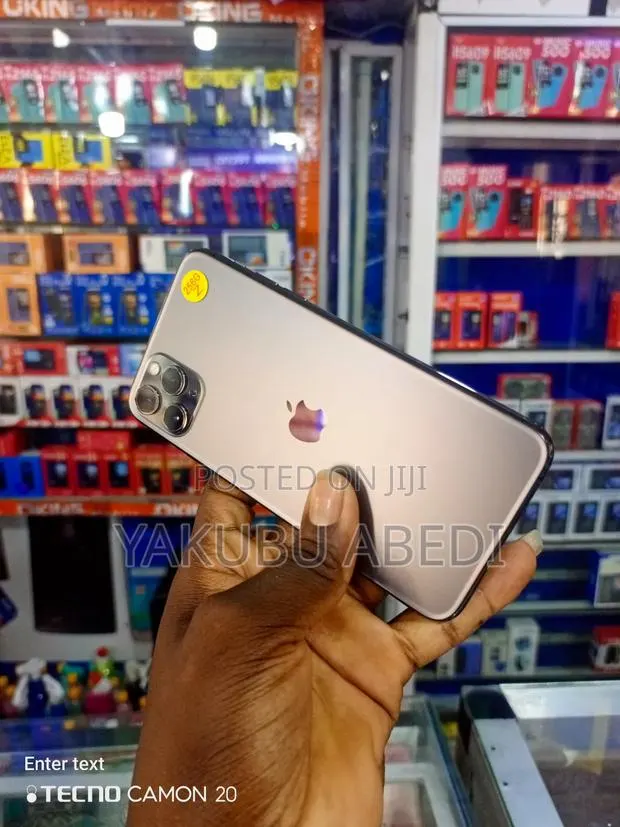 Apple iPhone 11 Pro Max 256 GB Gray · Photo 1
