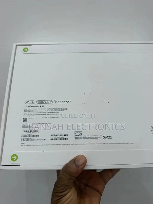 New Laptop Apple MacBook Air 16GB Apple M5 SSD 512GB · Photo 1