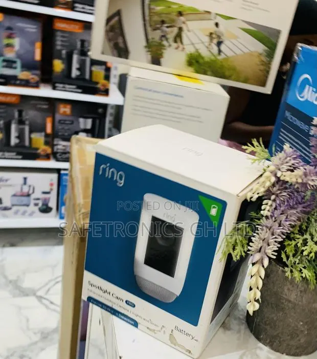 Classic Sleek Ring Spotlight Cam Pro | Outdoor Security Camera · Photo 1